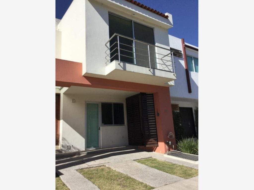 Casa en Renta 3 hab Valle de San Isidro Zapopan Jalisco