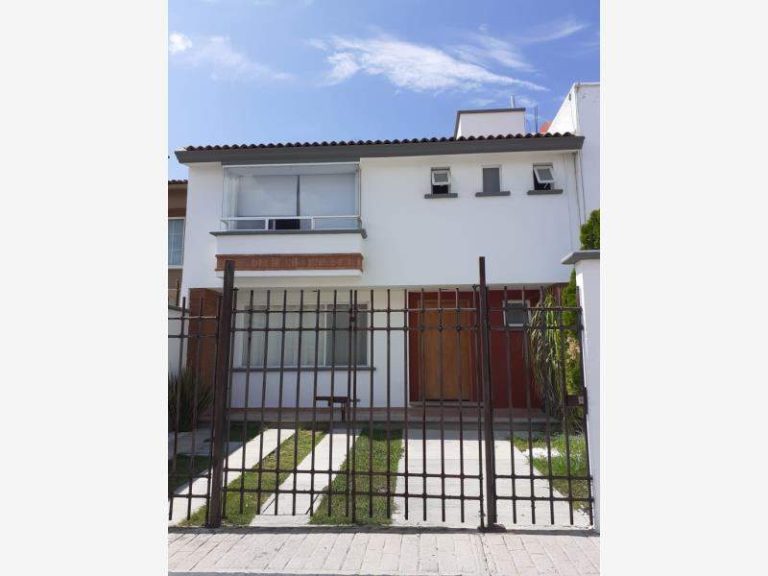 Casa en Renta 3hab Milenio 3a Sección Queretaro