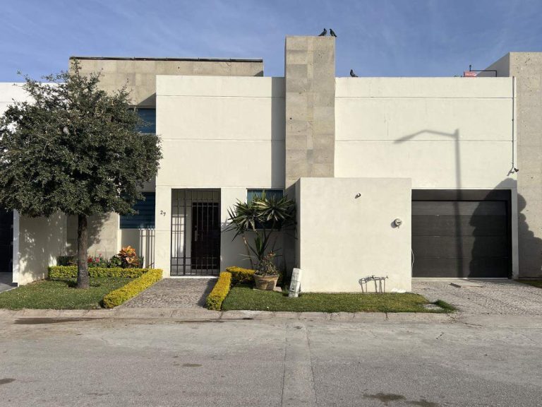 Casa en Renta con Alberca 3hab Santa Bárbara Torreon Coahuila