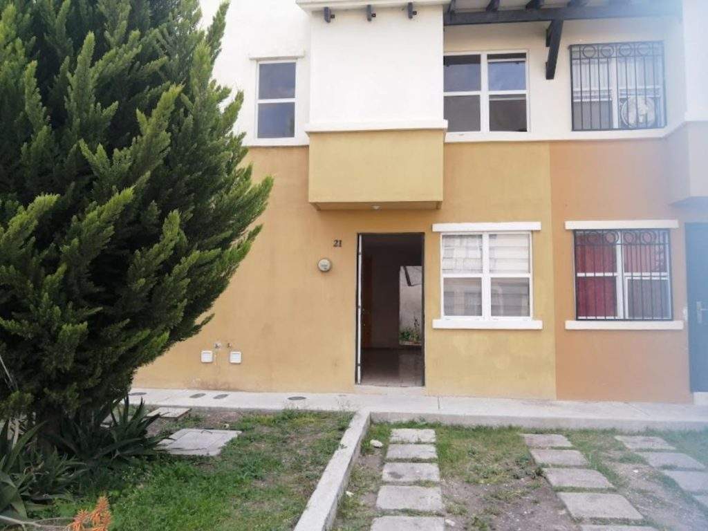 Casa en Venta 2hab Fracc Real Solares El Marques Queretaro