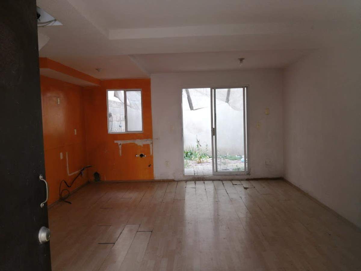 Casa en Venta 2hab Fracc Real Solares El Marques Queretaro f