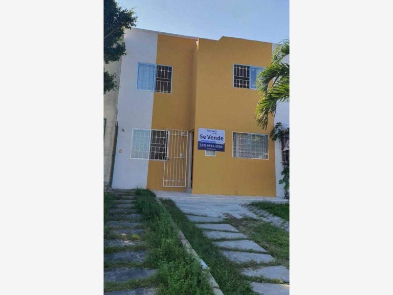 Casa en Venta 3hab Geovillas los Pinos II Veracruz