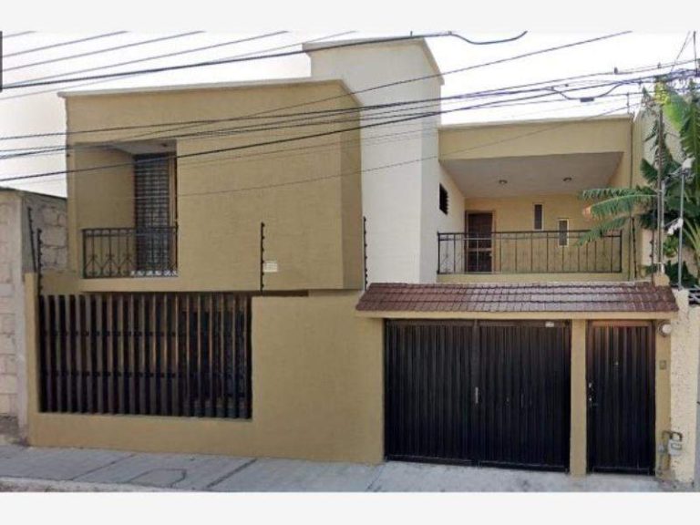 Casa en Venta 4hab Los Alcanfores Queretaro