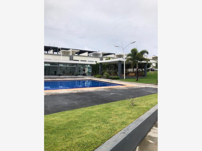 CASA EN RENTA Con alberca en Triventi Residencial en Tlajomulco de Zuñiga Jalisco