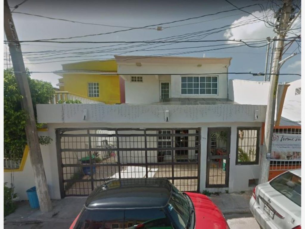 Remate Bancario Casa en Venta en Maderas Carmen Campeche 1