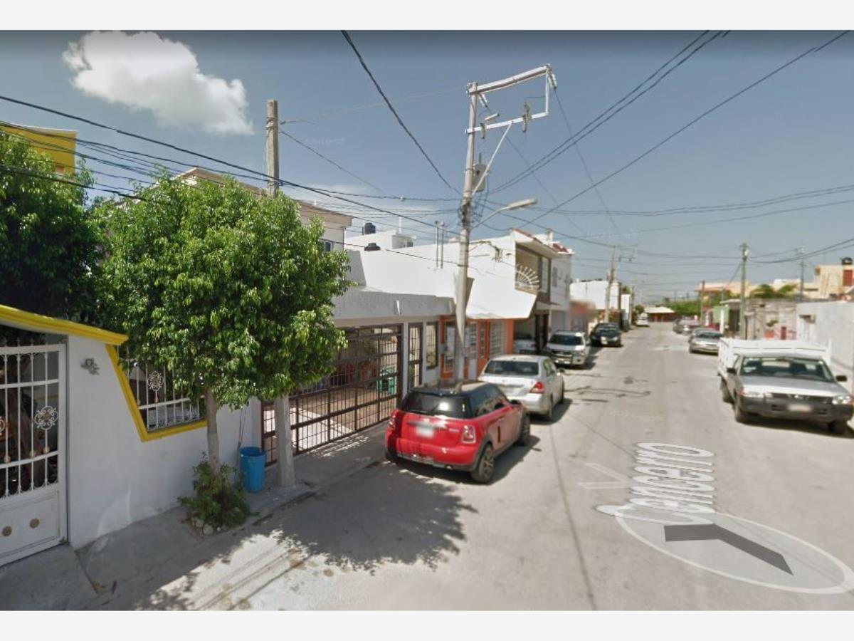 Remate Bancario Casa en Venta en Maderas Carmen Campeche 4
