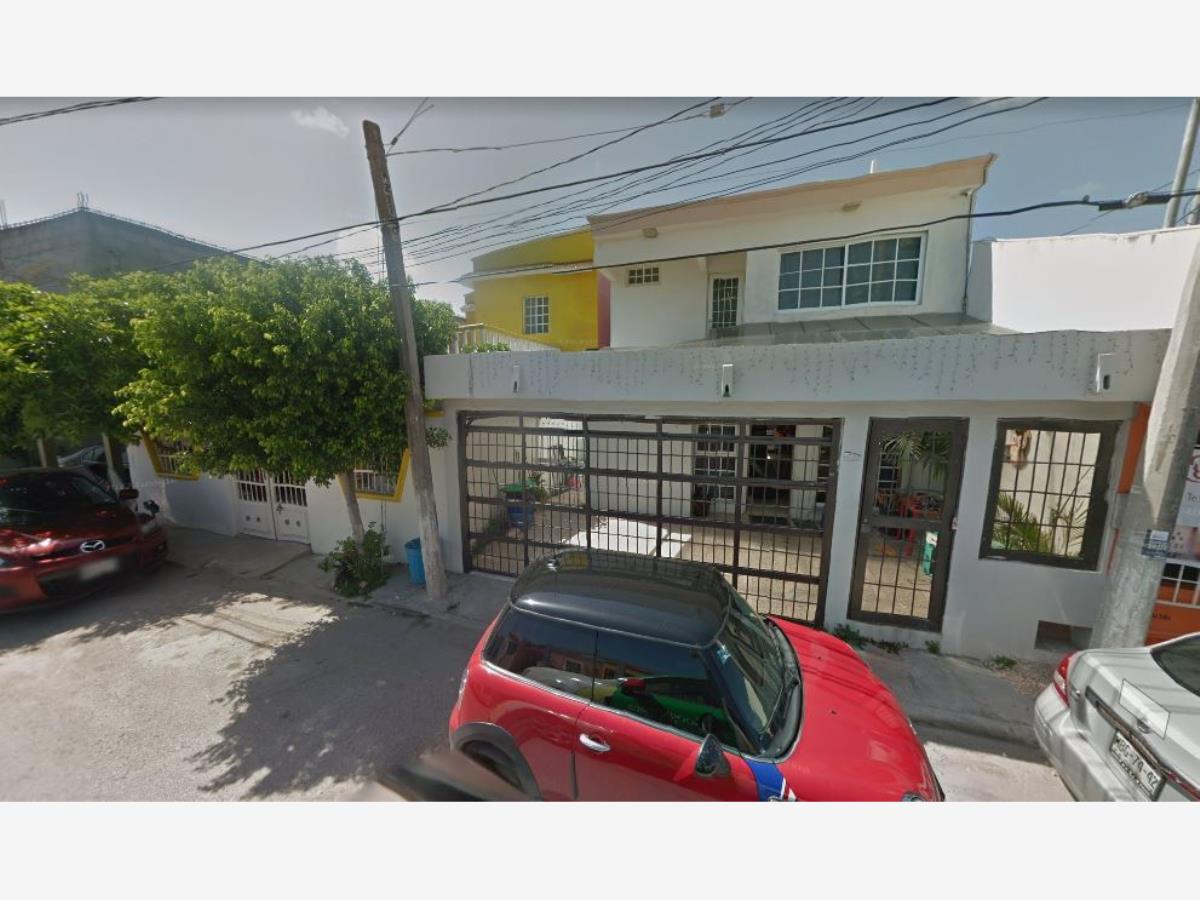 Remate Bancario Casa en Venta en Maderas Carmen Campeche 5