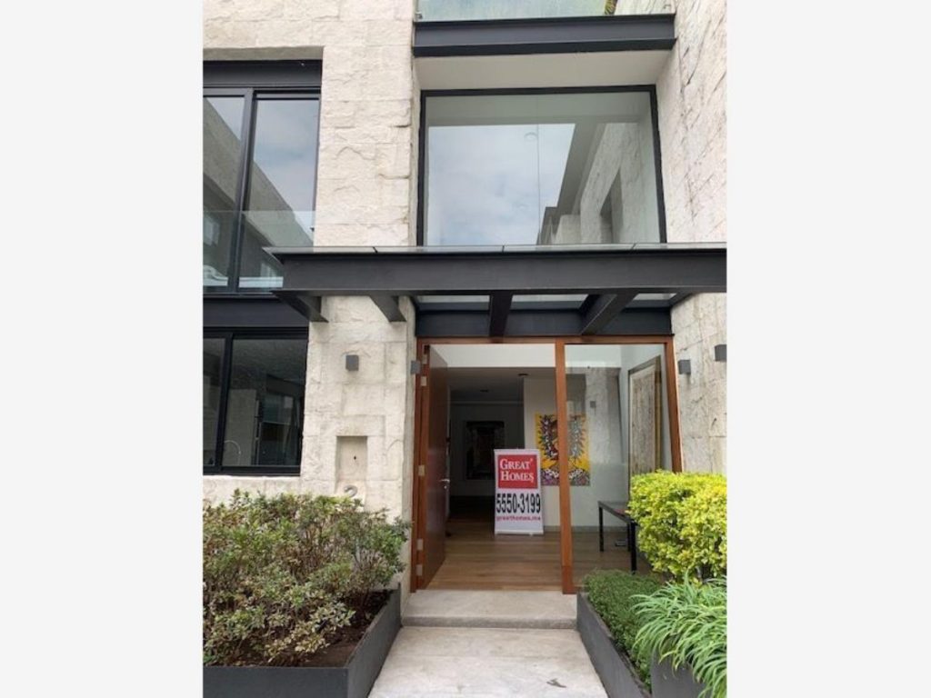 Casa Residencial en Venta en Los Alpes Alvaro Obregon CDMX 1