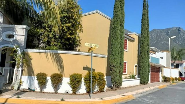 Casa en VENTA en Cerradas de Valle Alto Residencial Monterrey Nuevo Leon 2