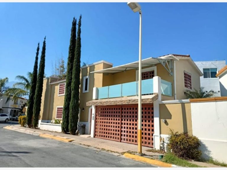 Casa en VENTA en Cerradas de Valle Alto Residencial Monterrey Nuevo Leon