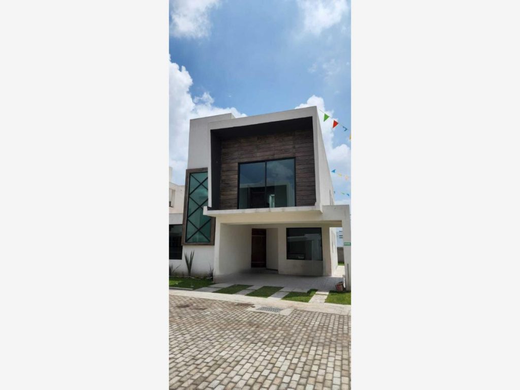 Casa en Venta en Agricola Francisco I. Madero Metepec EdoMex 1