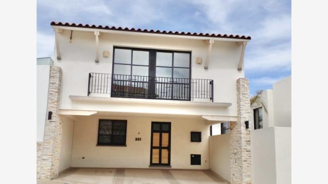 Casa en Venta en Lombardia Residencial Leon Guanajuato 1