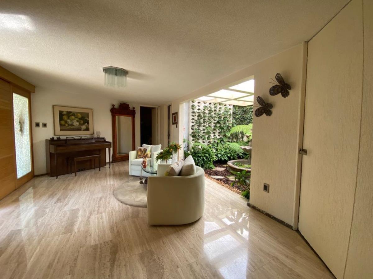 Residencia Casa en Venta en Jardines del Pedregal Alvaro Obregon CDMX 3