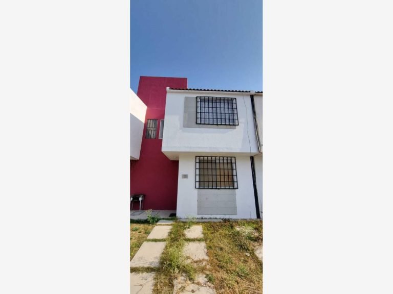 Casa en Renta en Eduardo Loarca Castillo Queretaro