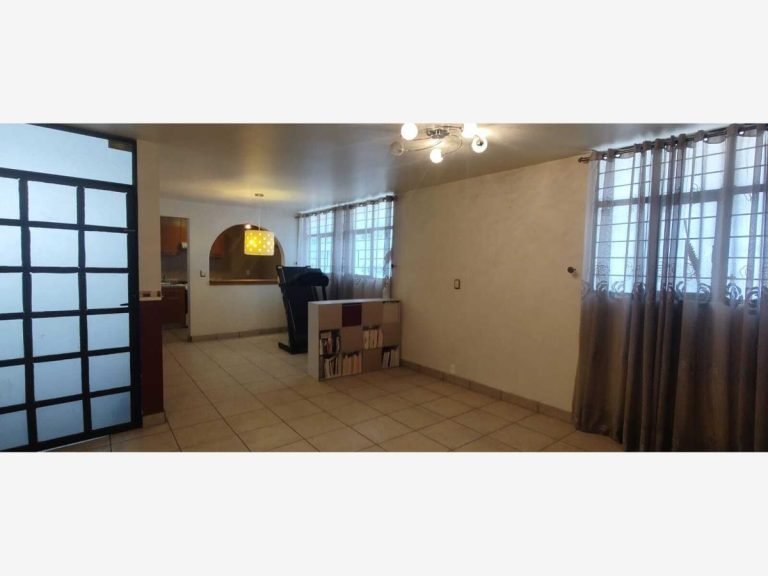 Casa en Renta en Valentín Gómez Farias Venustiano Carranza CDMX