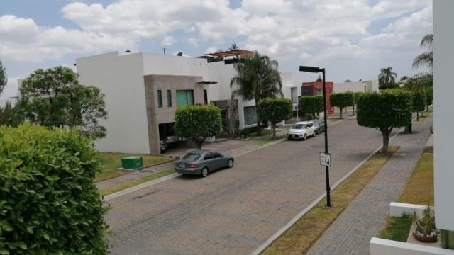Casa en VENTA Corredor Comercial Desarrollo Atlixcayotl Puebla 2