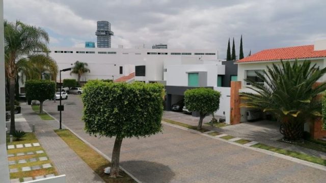 Casa en VENTA Corredor Comercial Desarrollo Atlixcayotl Puebla 4