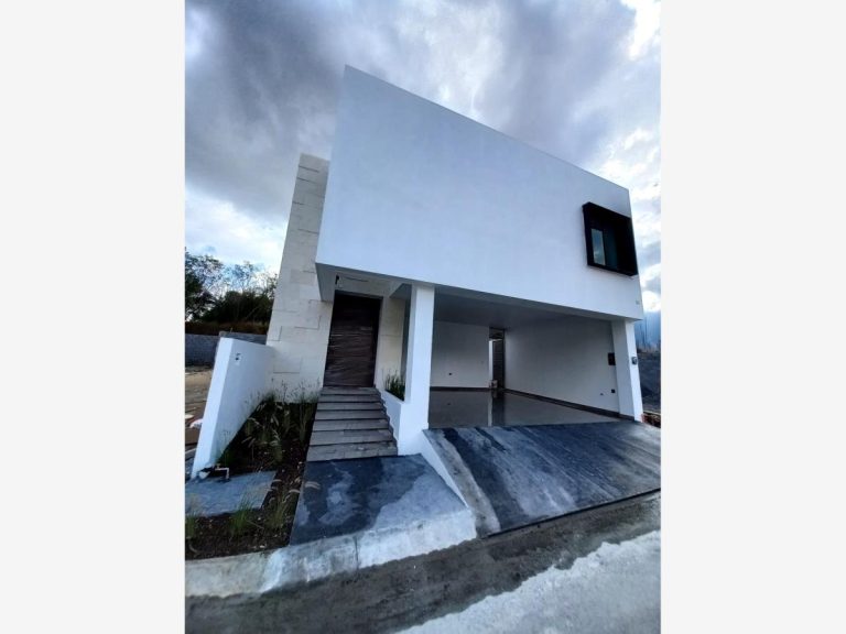 Casa en VENTA en Mítica Residencial Monterrey Nuevo Leon