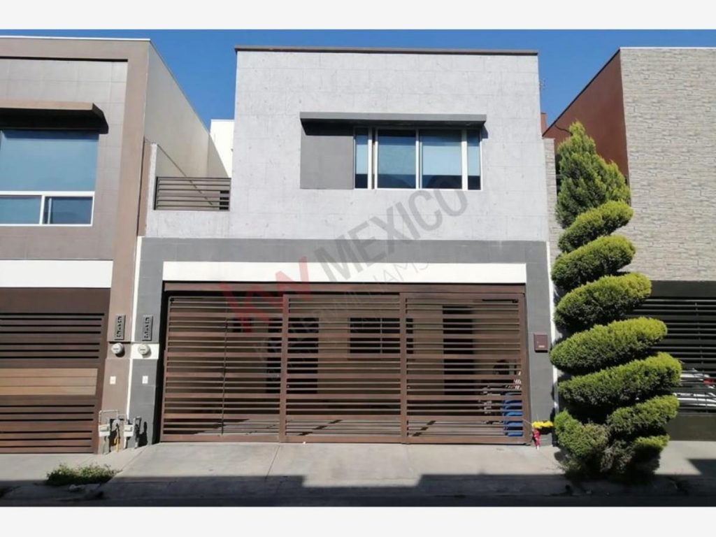 Casa en Venta en Puerta de Hierro Monterrey Nuevo Leon 2