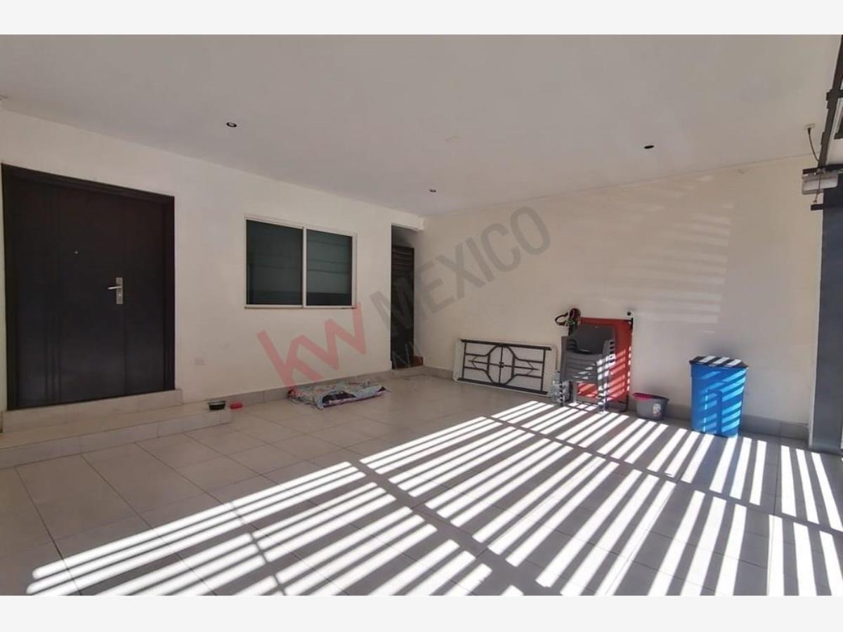 Casa en Venta en Puerta de Hierro Monterrey Nuevo Leon 3