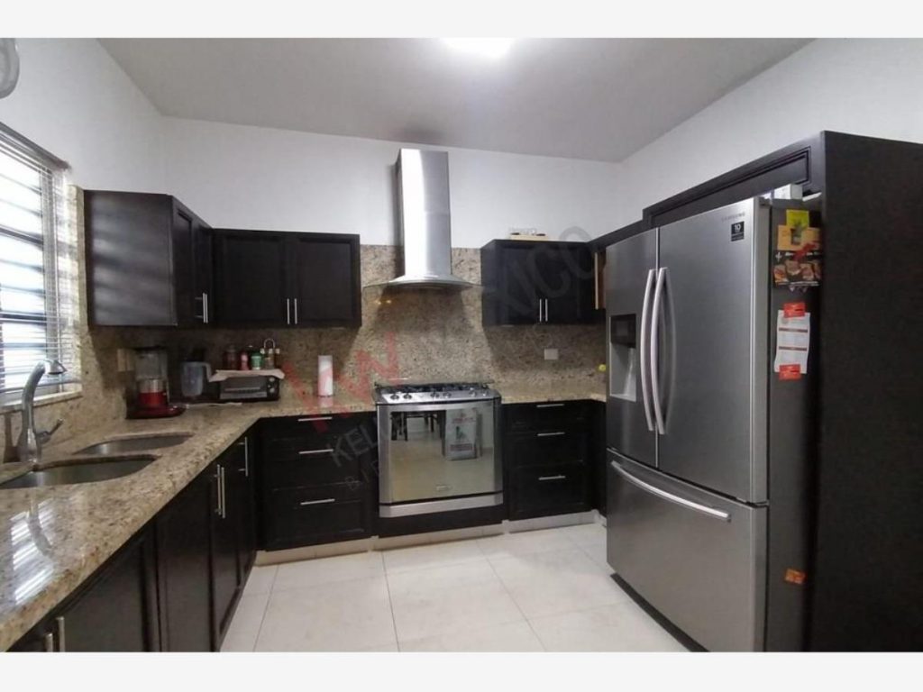 Casa en Venta en Puerta de Hierro Monterrey Nuevo Leon 4