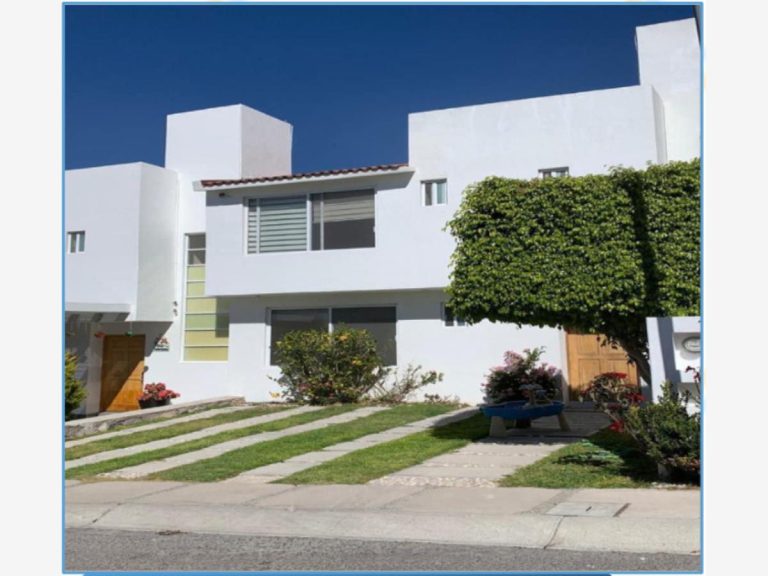 REMATE BANCARIO Casa en Venta en Villas del Cimatario Queretaro