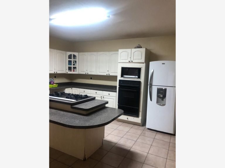 Habitacion para Dama en RENTA Casa en Balcón Campestre Queretaro