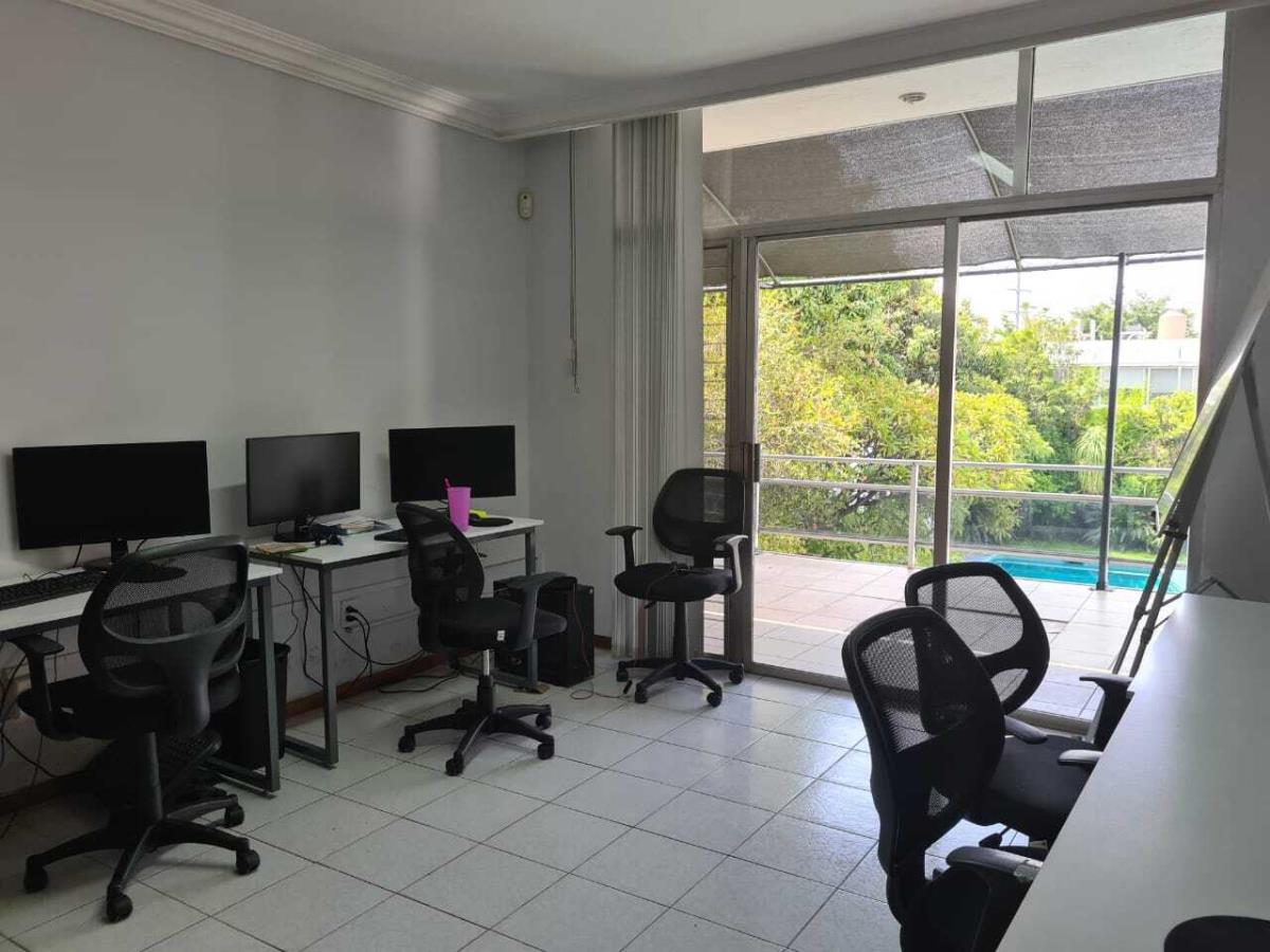 Amplia Casa Oficina en Renta en Arcos Vallarta Guadalajara Jalisco 6