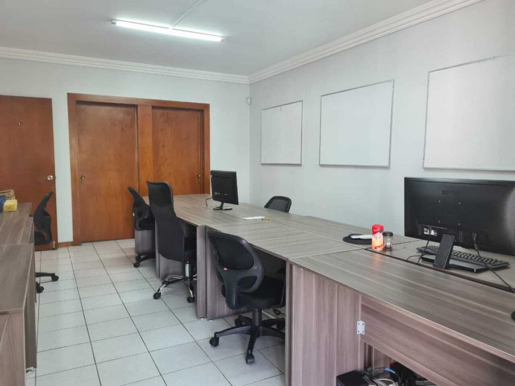 Amplia Casa Oficina en Renta en Arcos Vallarta Guadalajara Jalisco 8