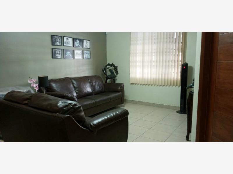 Casa en Renta en Jardines de Andalucia Guadalupe Nuevo Leon 3 1