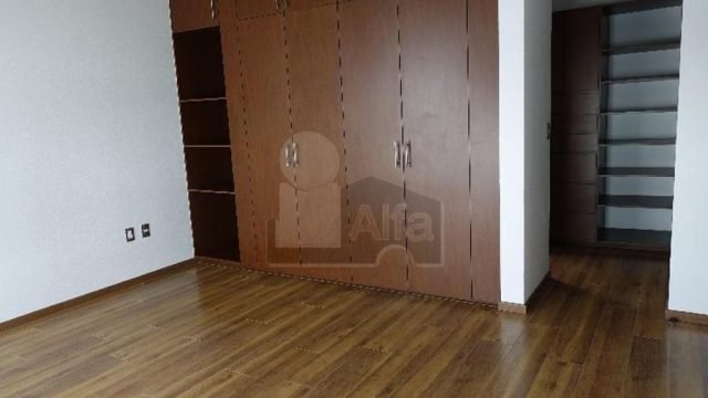 Casa en Renta cercana a UVM y GALERIAS METEPEC, Edo de Mexico (1)