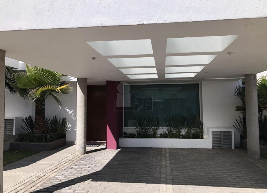Casa en Renta cercana a UVM y GALERIAS METEPEC, Edo de Mexico (2)