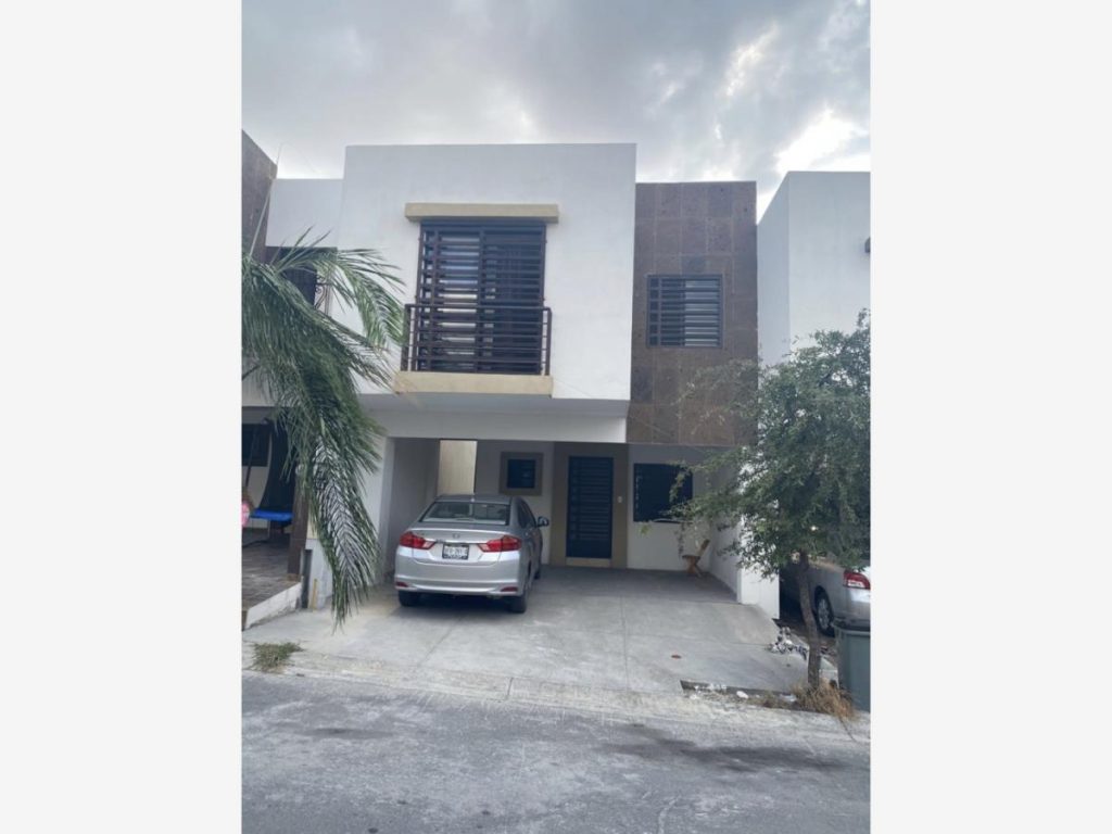 Casa en Renta en Altaria Residencial Apodaca Nuevo Leon (2)
