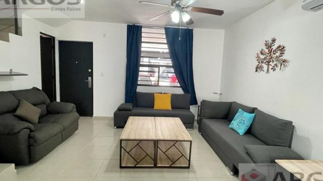 Casa en Renta en Fracc Real del Valle Santa Catarina Nuevo Leon (2)
