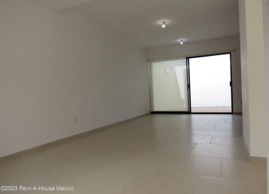 Casa en Renta en esquina, Zibata, El Marques Queretaro (3)