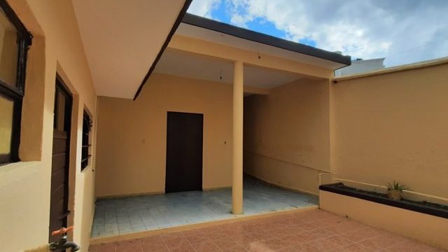 Amplia Casa en Venta uso comercial o habitacional en Comitan Chiapas (10)