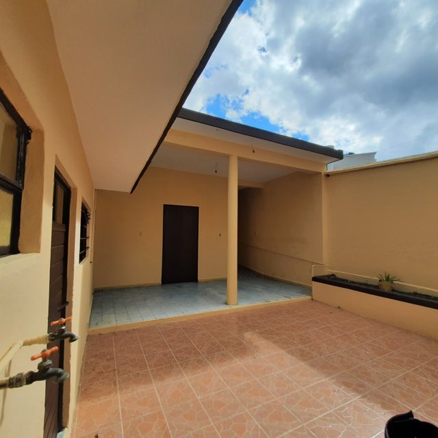 Amplia Casa en Venta uso comercial o habitacional en Comitan Chiapas (10)