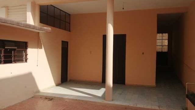 Amplia Casa en Venta uso comercial o habitacional en Comitan Chiapas (2)