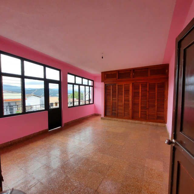 Amplia Casa en Venta uso comercial o habitacional en Comitan Chiapas (5)