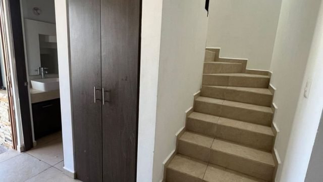 CASA EN RENTA EN EL REFUGIO QUERETARO 3 RECAMARAS EN PRIVADA Queretaro (4)