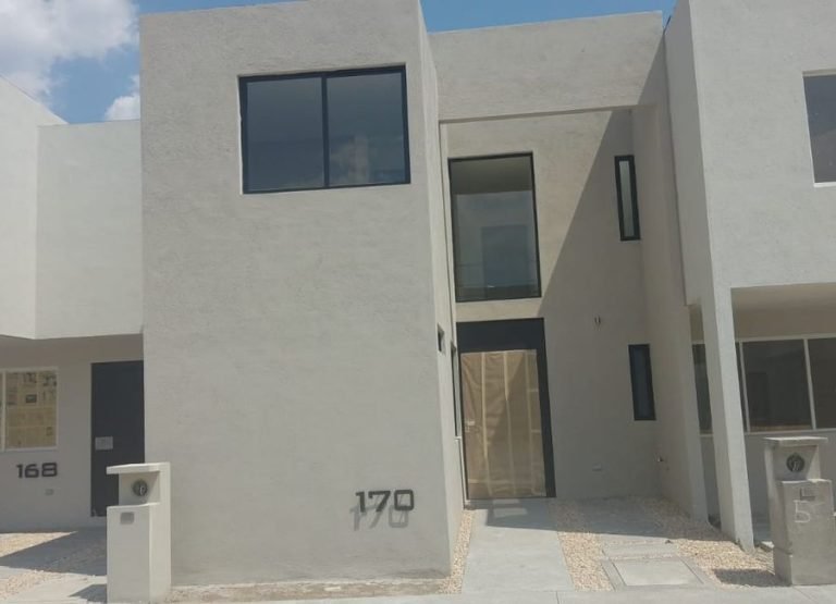CASA NUEVA EN RENTA CON RECÁMARA EN PLANTA BAJA EN SANTA FE JURIQUILLA QUERÉTARO
