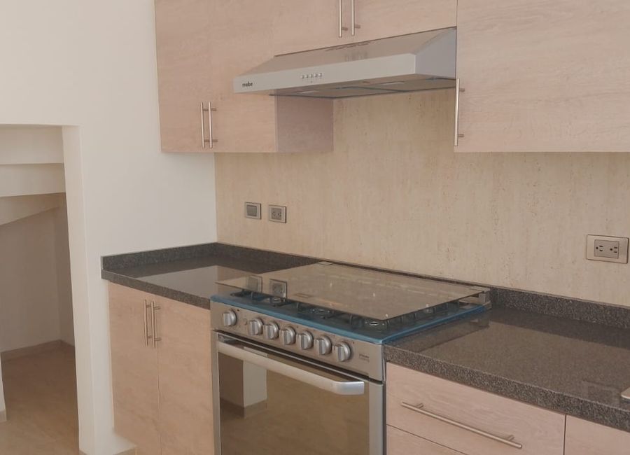 CASA NUEVA EN RENTA CON RECÁMARA EN PLANTA BAJA EN SANTA FE JURIQUILLA QUERÉTARO (3)