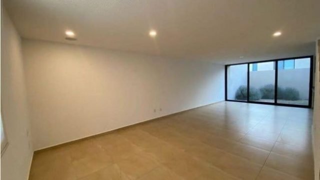 Casa en Renta 2 recamaras sala de TV estudio jardin privado Zakia Queretaro2