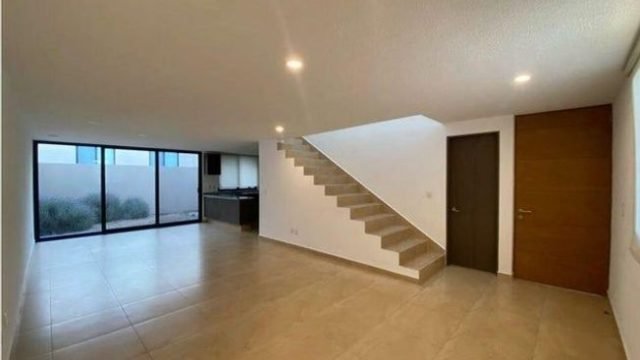 Casa en Renta 2 recamaras sala de TV estudio jardin privado Zakia Queretaro5