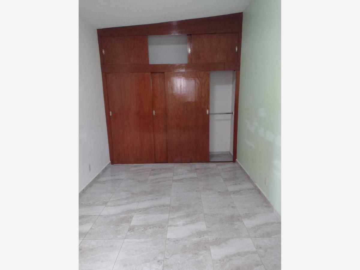 Casa en Renta en Colinas del Lago Cuautitlan Izcalli Estado de Mexico (2)