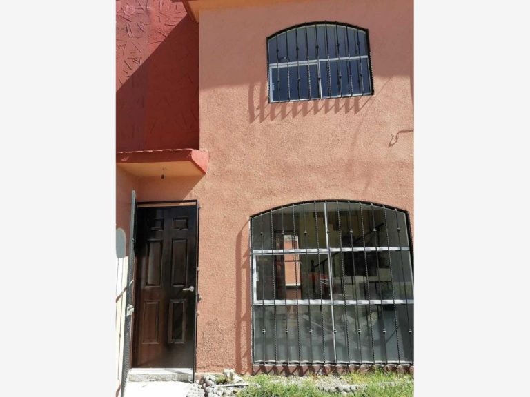 Casa en Renta en Paseos del Valle Toluca Estado de Mexico