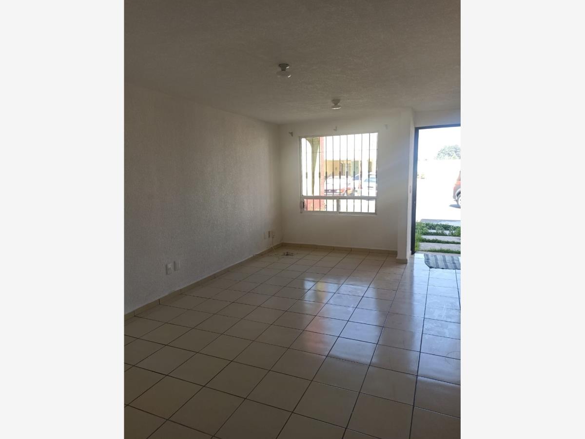 Casa en Renta en San Felipe Tlalmimilolpan Toluca Estado de Mexico (2)