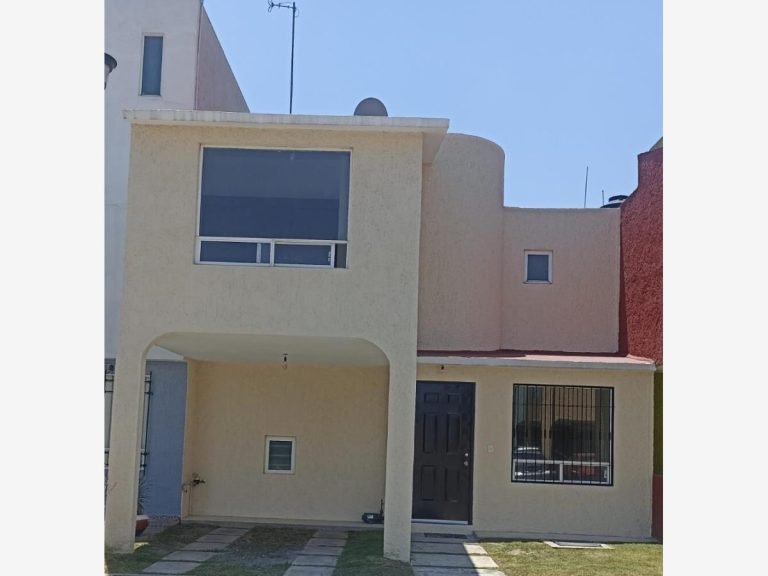 Casa en Renta en San Felipe Tlalmimilolpan Toluca Estado de Mexico