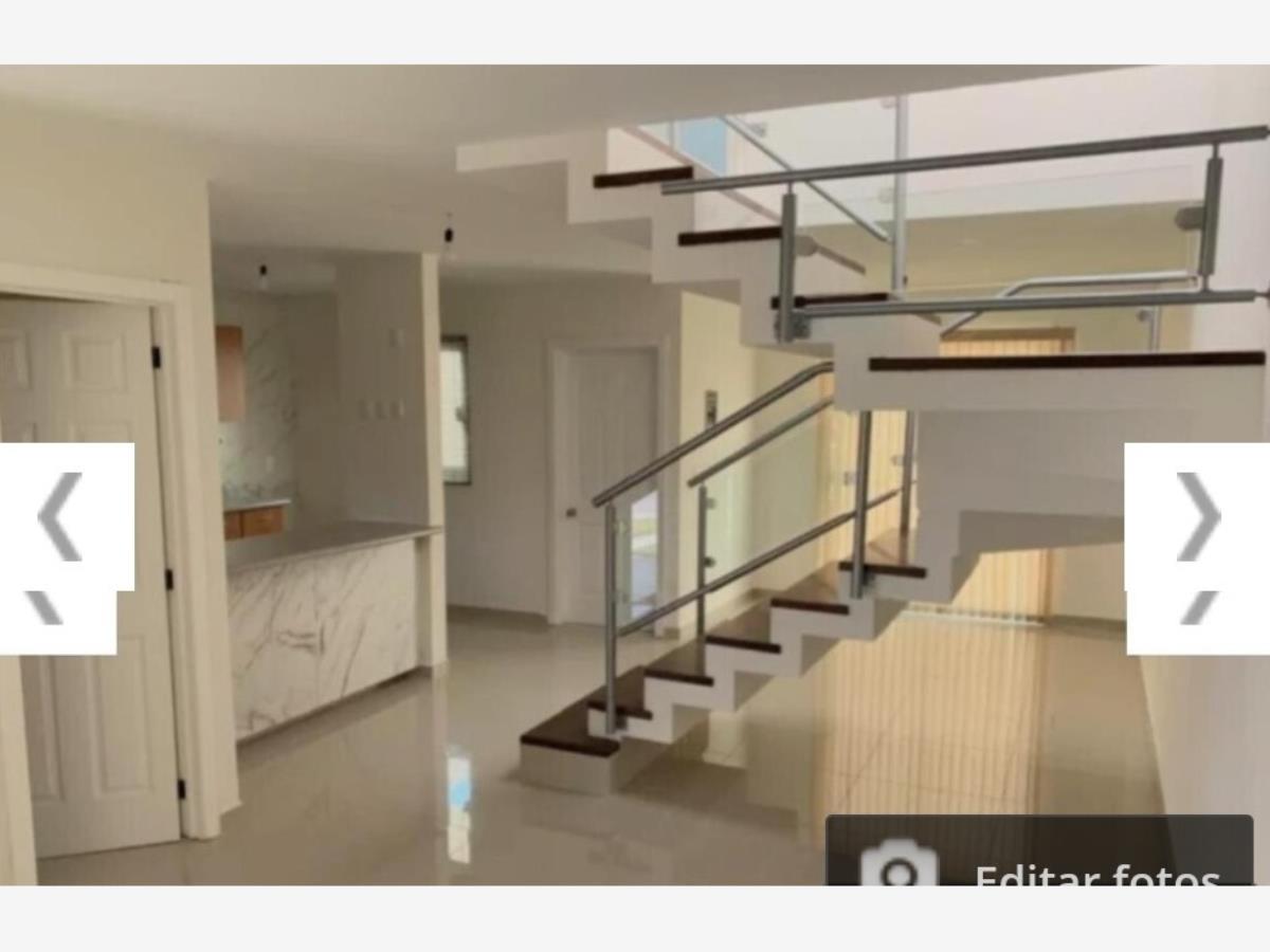 Casa en Renta en Urbano Bonanza Metepec Estado de Mexico (1)