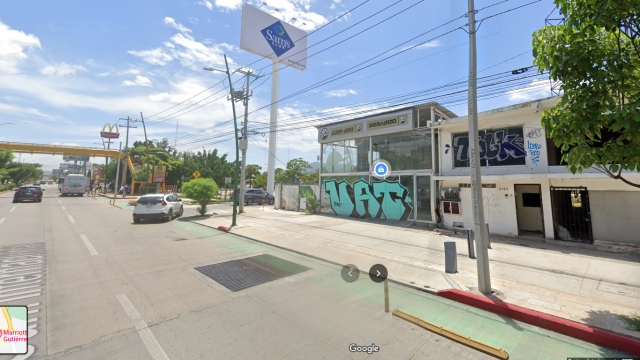 FACHADA TERRENO A UN LADO SAMS